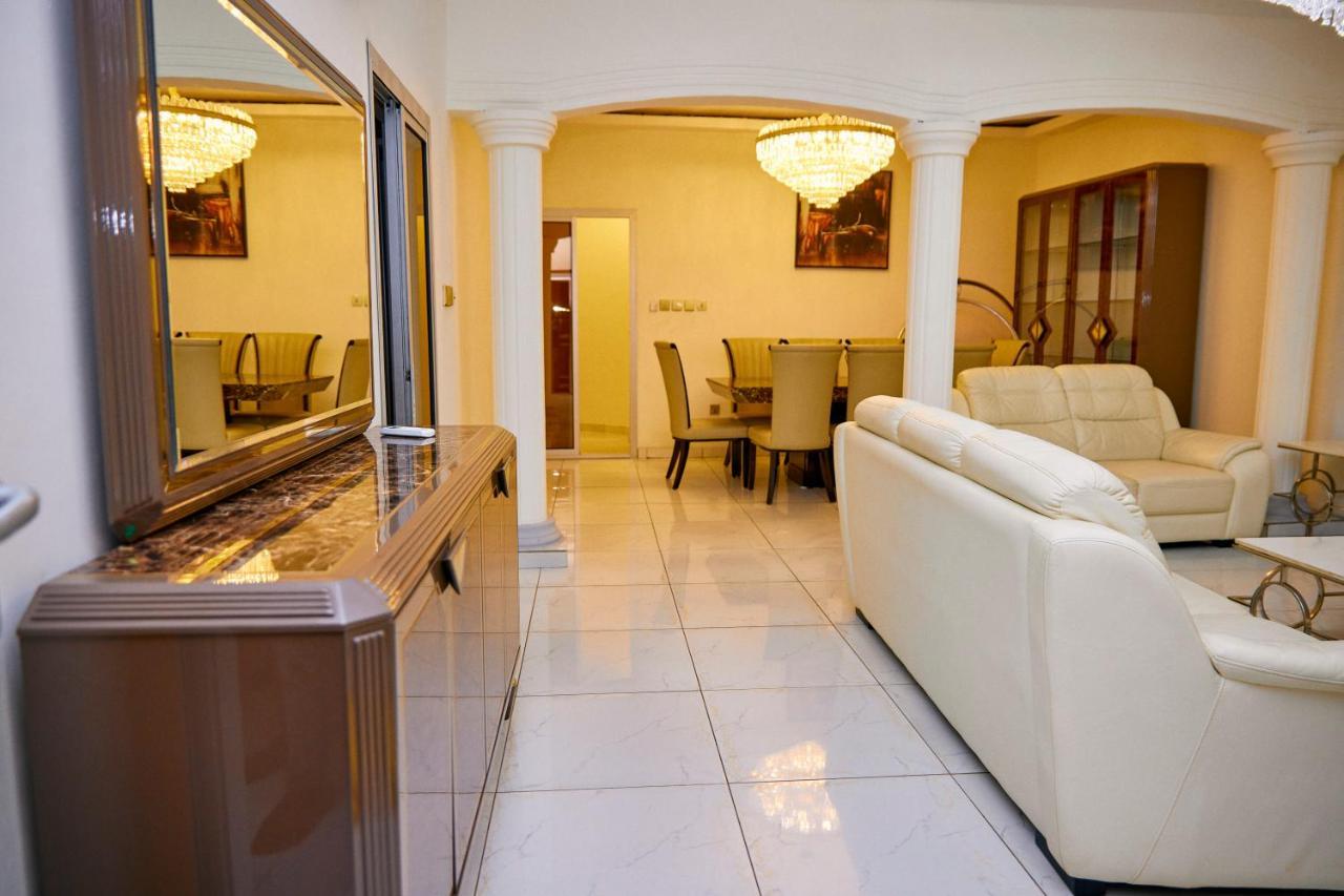 Residence Noumsi Yaoundé Eksteriør billede